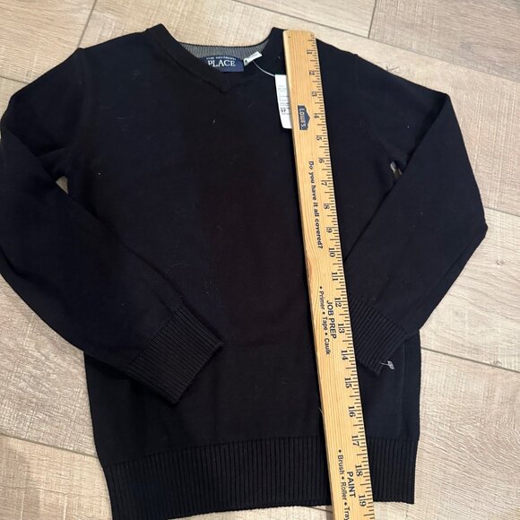 THE CHILDRENS PLACE BOYS BLACK SWEATER NEW 5T - Picture 2 of 7